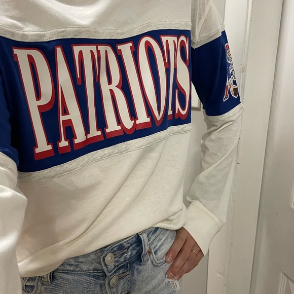 Women’s New England Patriots long-sleeve shirt. Never worn! - Picture 6 of 6